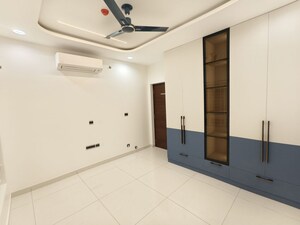 Room in 3 BHK Apartment at Sumadhura The Olympus, Nanakramguda – for Rent