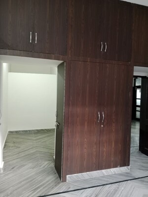 Room in 3 BHK Builder Floor at Huda – for Rent