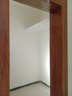 Room in 2 BHK Builder Floor at Huda – for Rent