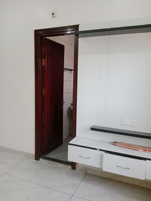 Room in 4 BHK Builder Floor at Huda – for Rent