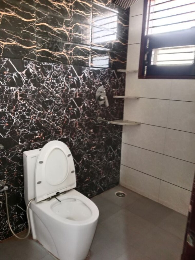 Bathroom, huda 4 Bedroom 1937 Sq.Ft. Builder Floor In Huda Panipat 10505208