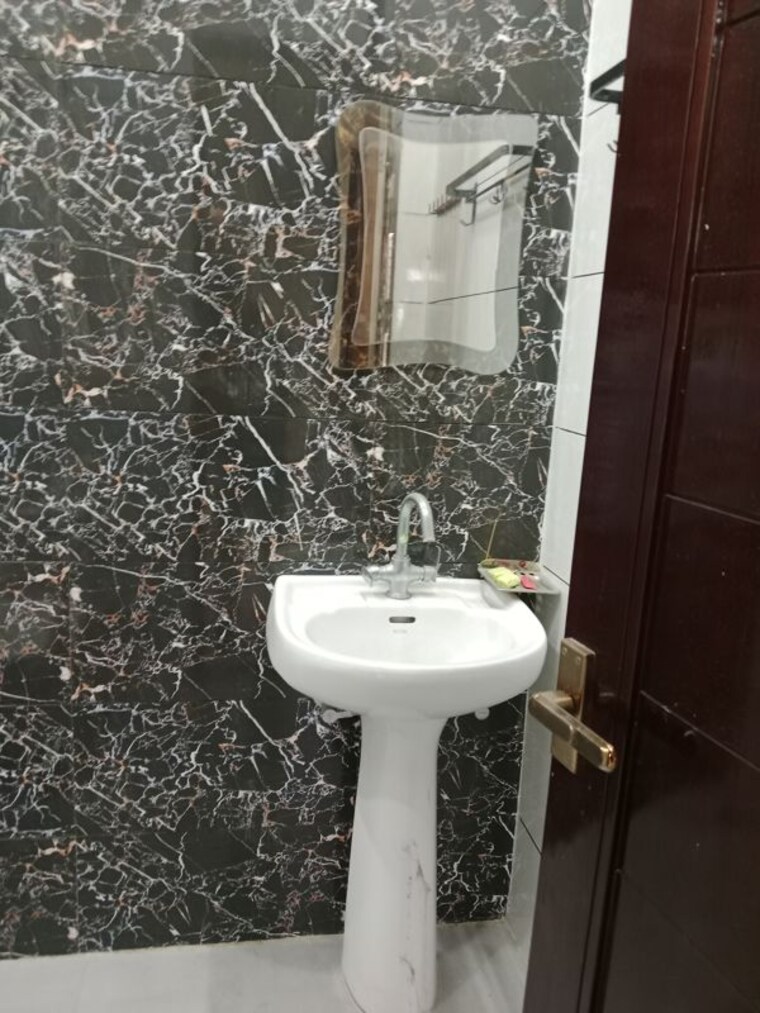 Bathroom, huda 4 Bedroom 1937 Sq.Ft. Builder Floor In Huda Panipat 10505208