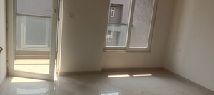 Room in 3 BHK Builder Floor at Smart World Orchard, Sector 61 – for Rent