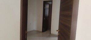 Room in 3 BHK Builder Floor at Smart World Orchard, Sector 61 – for Rent