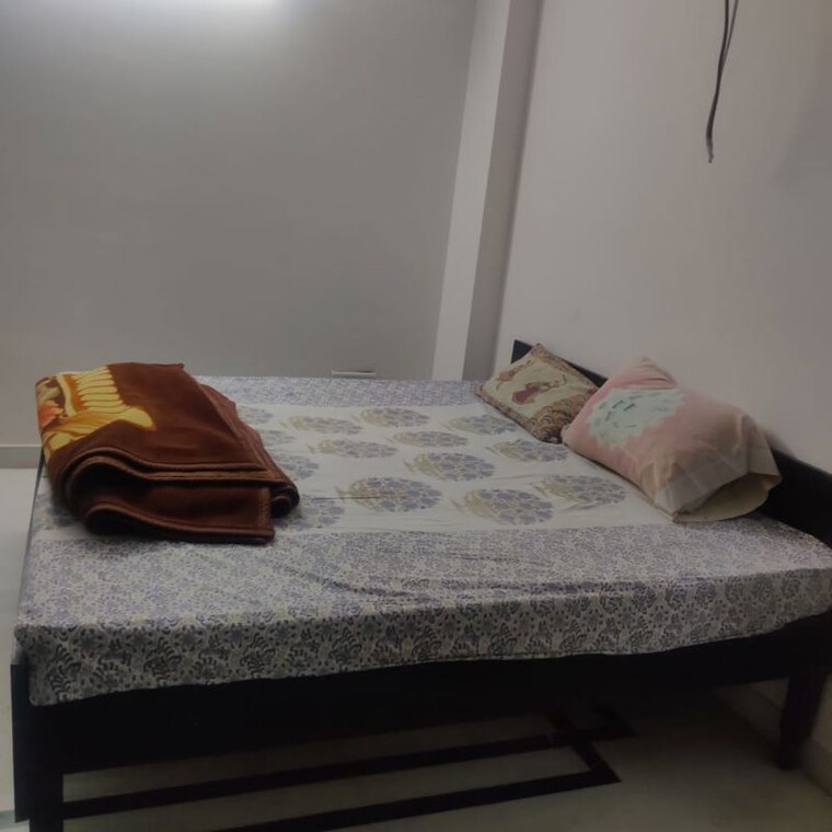 Bedroom, sector 41 Pg For Girls In Sector 41 10501140