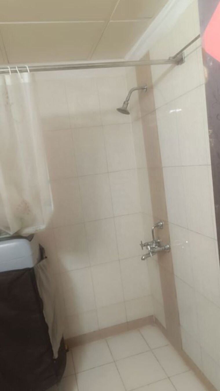 Bathroom, mahindra-aura-phase-iii 2 Bedroom 900 Sq.Ft. Apartment In Sector 110a Gurgaon 10505215
