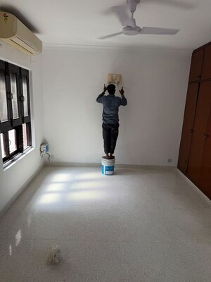 Room in 4 BHK Builder Floor at Shanti Niketan – for Rent