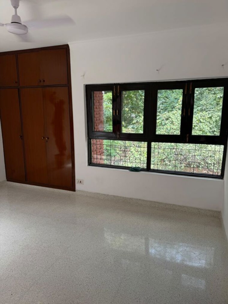 Room, shanti niketan 4 Bedroom 2500 Sq.Ft. Builder Floor In Shanti Niketan Delhi 10505223
