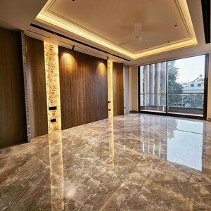 Room in 4 BHK Builder Floor at Sector 2 – for Sale