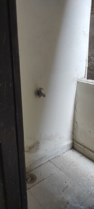 Room in 2 BHK Builder Floor at Laxmi Homes II, Shahberi – for Rent