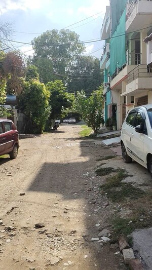 Parking in 3 BHK Independent House at Vrindavan Yojna – for Sale