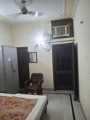 1 BHK Independent House For Rent in Sector 37