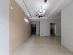 Room in 3 BHK Apartment at Mahagun Moderne, Sector 78 – for Sale