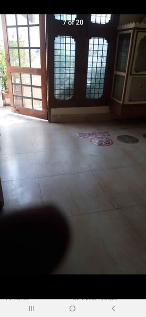 Room in 6 BHK Independent House at Gomti Nagar – for Sale