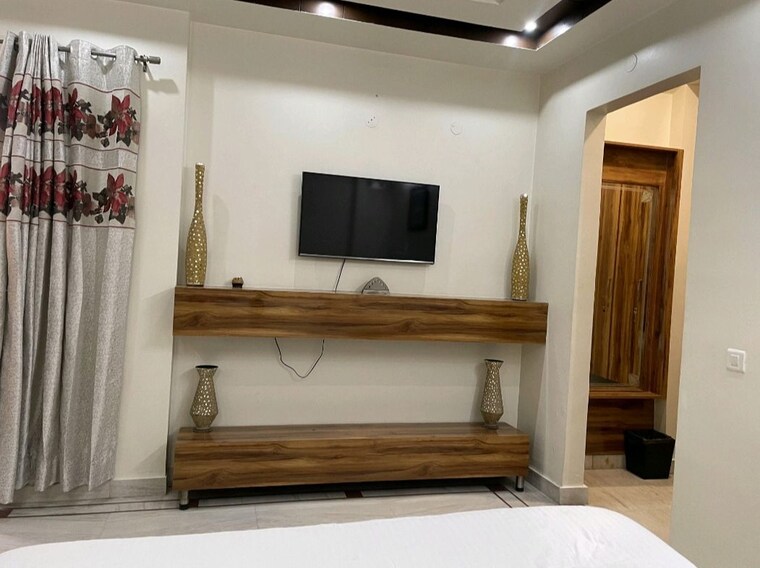 Bedroom, sector 46 3 Bedroom 2700 Sq.Ft. Independent House In Sector 46 Noida 10505314