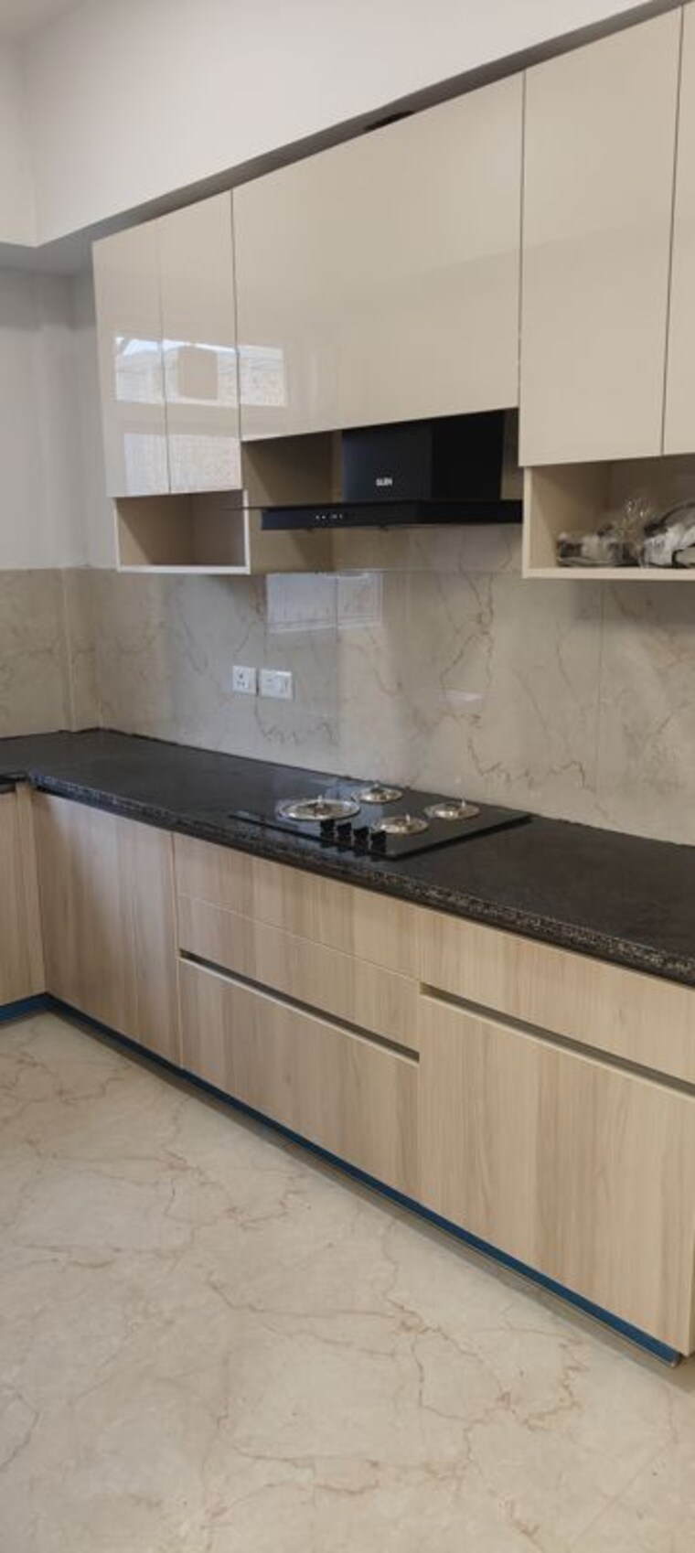 Kitchen, smart-world-orchard 3 Bedroom 1650 Sq.Ft. Apartment In Sector 61 Gurgaon 10505319