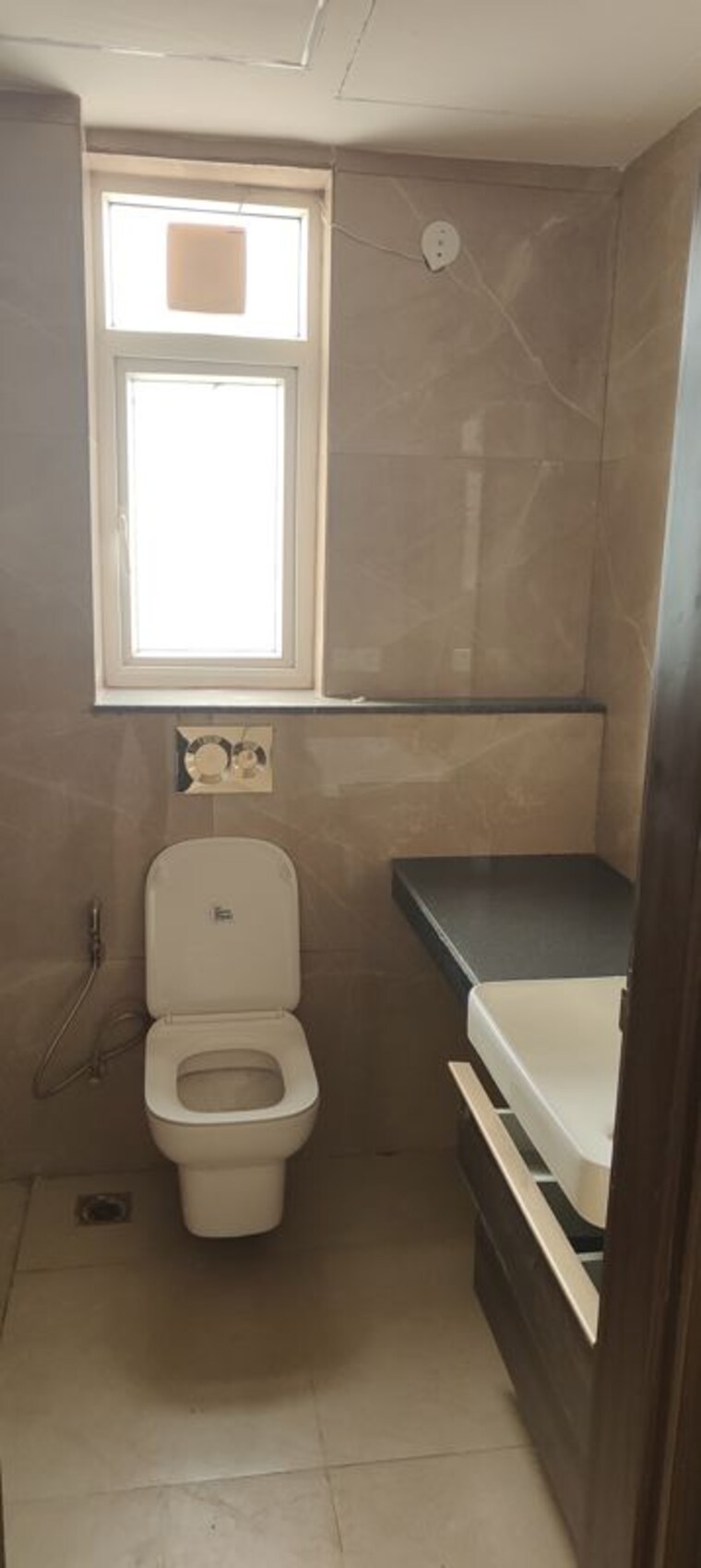 Bathroom, smart-world-orchard 3 Bedroom 1650 Sq.Ft. Apartment In Sector 61 Gurgaon 10505319