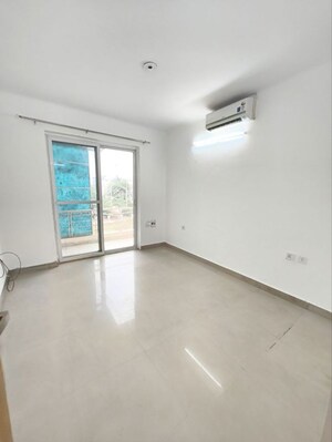 Room in 3 BHK Apartment at Orchid Island, Sector 51 – for Rent