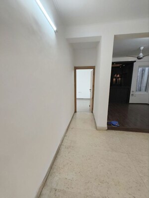Building Lobby in 3 BHK Apartment at Orchid Island, Sector 51 – for Rent