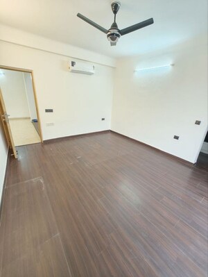 Room in 3 BHK Apartment at Orchid Island, Sector 51 – for Rent