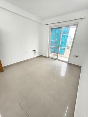 Room in 3 BHK Apartment at Orchid Island, Sector 51 – for Rent