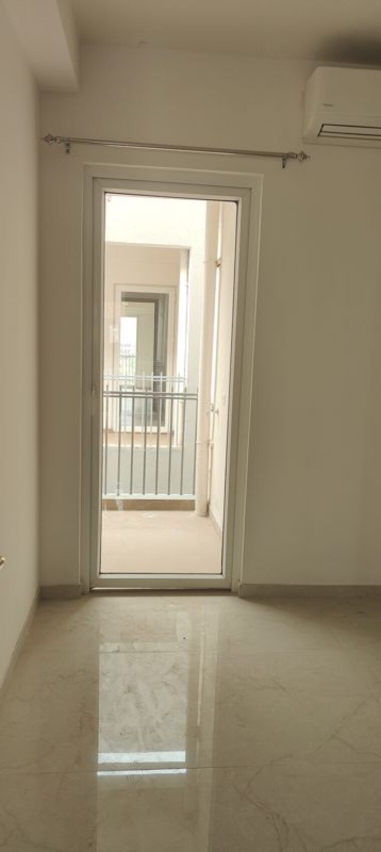 Room, smart-world-orchard 3 Bedroom 1680 Sq.Ft. Apartment In Sector 61 Gurgaon 10505331