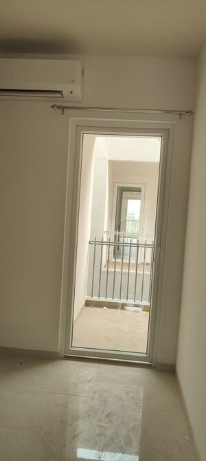 Building Lobby in 3 BHK Apartment at Smart World Orchard, Sector 61 – for Rent
