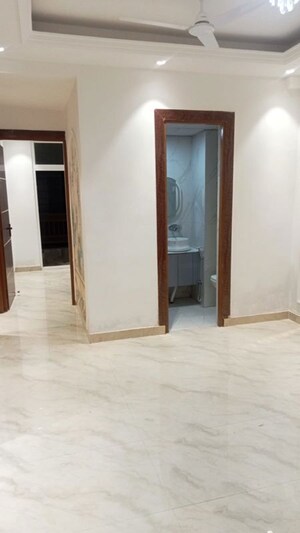 Room in 2 BHK Builder Floor at Sector 49 – for Sale