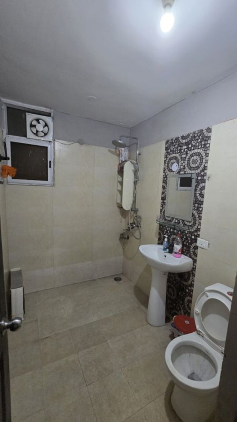 Bathroom, kbnows-apartment 4 Bedroom 1940 Sq.Ft. Apartment In Sector 16 Greater Noida Greater Noida 10505347