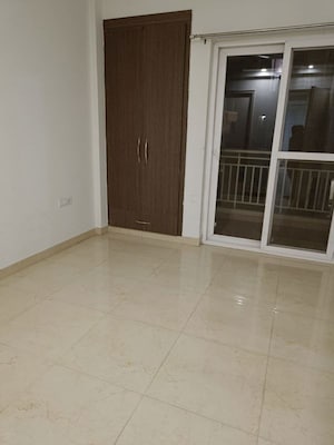 Room in 3.5 BHK Apartment at Civitech Stadia, Sector 79 – for Rent