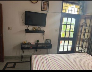 1 RK Builder Floor For Rent in Sector 44
