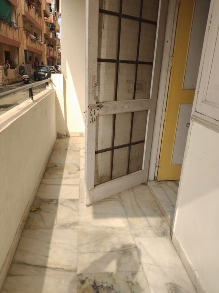 Balcony, sector 46 1 Bedroom 500 Sq.Ft. Apartment In Sector 46 Faridabad 9896861