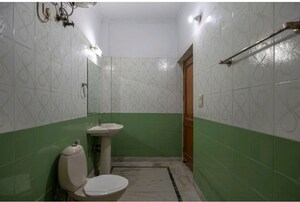 Bathroom in 5 BHK Independent House at Sector 52 – for Rent