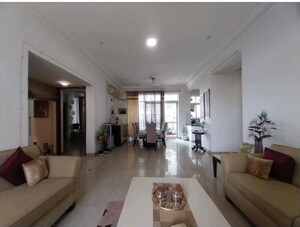 Living Room in 4 BHK Apartment at Amrapali Sapphire, Sector 45 – for Sale