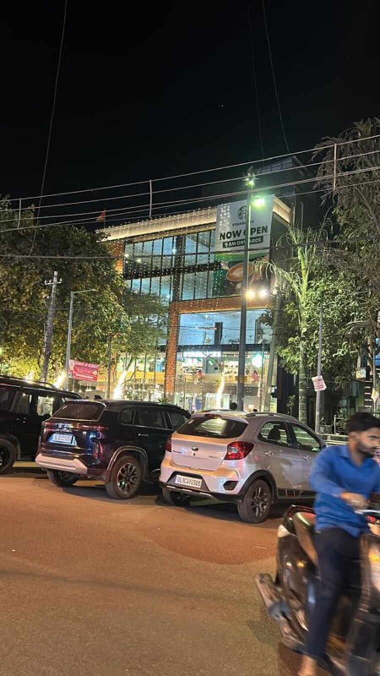  Parking, malviya nagar Commercial Shop 7200 Sq.Ft. In Malviya Nagar Delhi 10505431