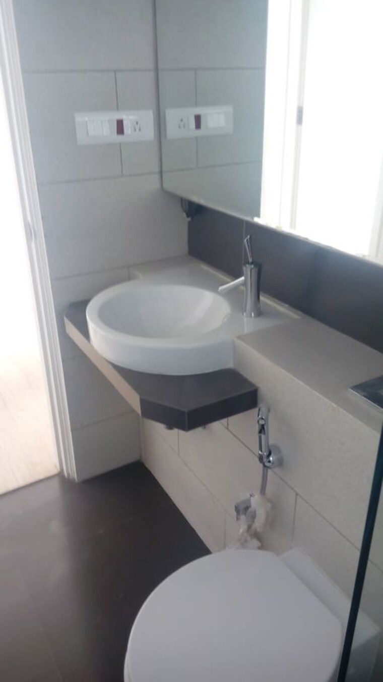 Bathroom, imperial-heights-goregaon-west 3.5 Bedroom 1200 Sq.Ft. Apartment In Goregaon West Mumbai 10505441