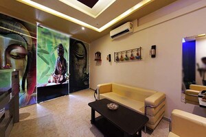  Showroom For Sale in Ambli