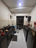 600 Sq.Ft. Pg in Lokhandwala Complex