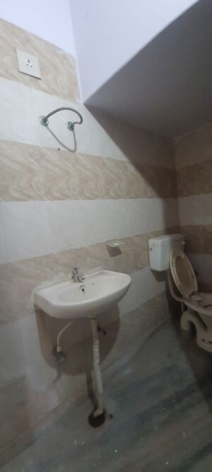 Bathroom in 2.5 BHK Independent House at Sector 7 – for Rent