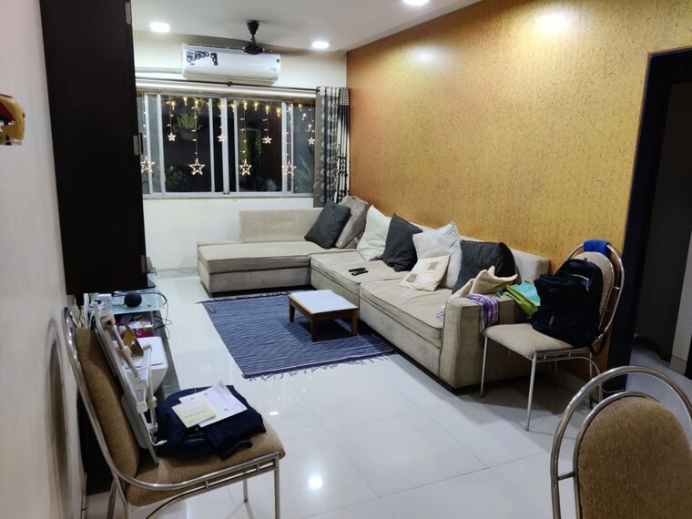 Living Room, dn nagar 2 Bedroom 800 Sq.Ft. Apartment In Dn Nagar Mumbai 10444194