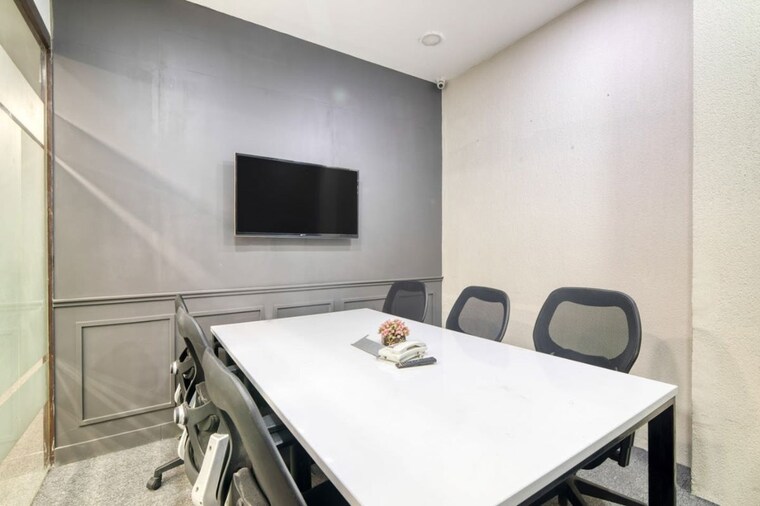 Team Area, race course road Commercial Office Space 1500 Sq.Ft. In Race Course Road Indore 10505485