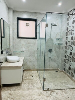 Bathroom in 3 BHK Builder Floor at Dlf Phase iv – for Rent