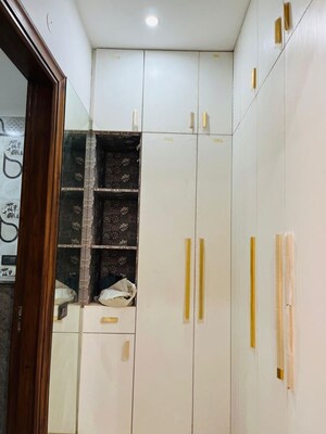 Staircase in 3 BHK Builder Floor at Dlf Phase iv – for Rent