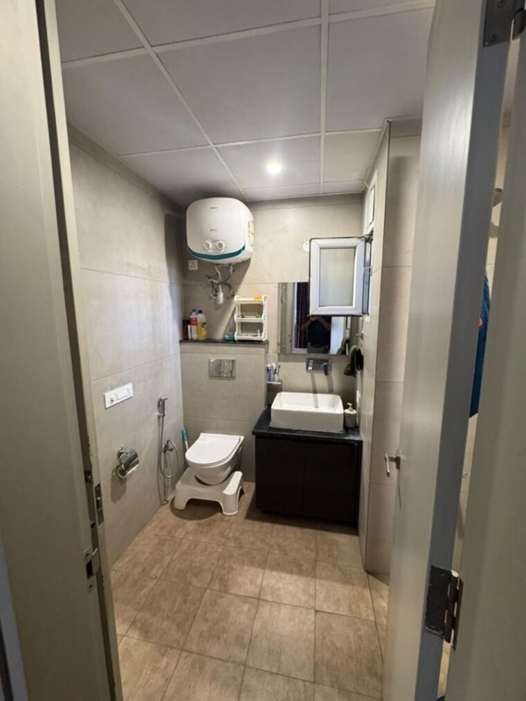 Bathroom, sav-gulnaar-meadows 3 Bedroom 1700 Sq.Ft. Apartment In Ambala Highway Zirakpur 10505504