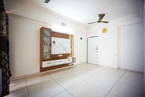 Room in 2 BHK Apartment at Nikol – for Sale