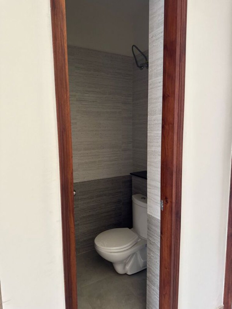 Bathroom, vision-homes-ghazipur 3 Bedroom 1053 Sq.Ft. Villa In Ghazipur Zirakpur 10505560