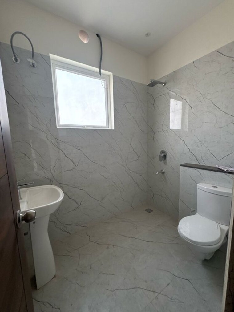 Bathroom, vision-homes-ghazipur 3 Bedroom 1053 Sq.Ft. Villa In Ghazipur Zirakpur 10505560