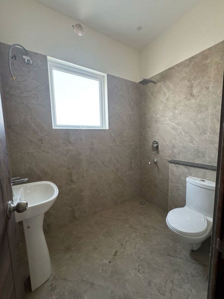 Bathroom, vision-homes-ghazipur 3 Bedroom 1053 Sq.Ft. Villa In Ghazipur Zirakpur 10505560