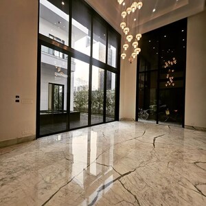 Room in 6+ BHK Villa at Palam Vihar – for Sale
