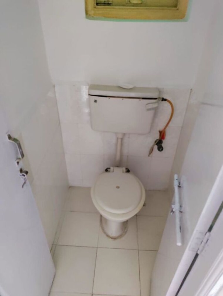 Bathroom, chandan nagar 1 RK 400 Sq.Ft. Apartment In Chandan Nagar Pune 10505567